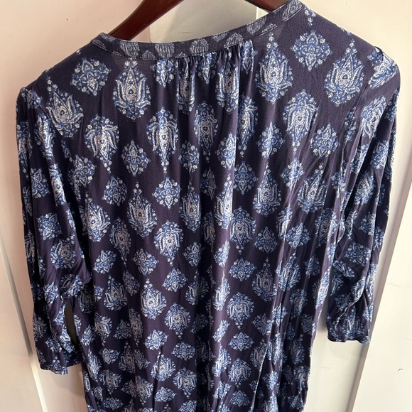 Lucky Brand Geometric Flowy Top - Picture 2 of 4